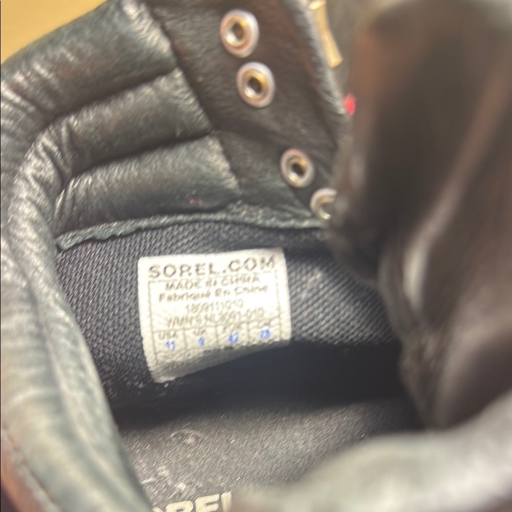 Sorel Ainsley Conquest Hiking Ankle Boots with Red Laces - Picture 6 of 7